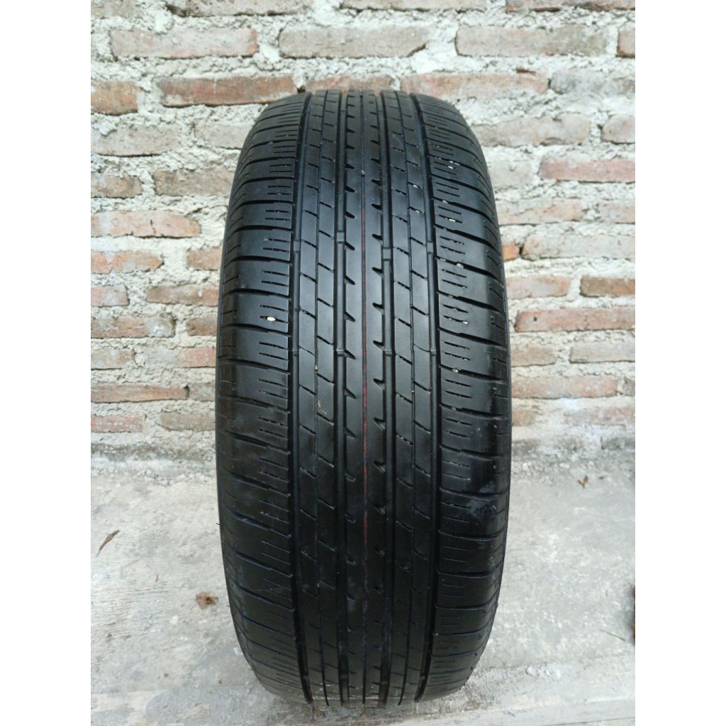 Ban Bridgestone 235/60 R18