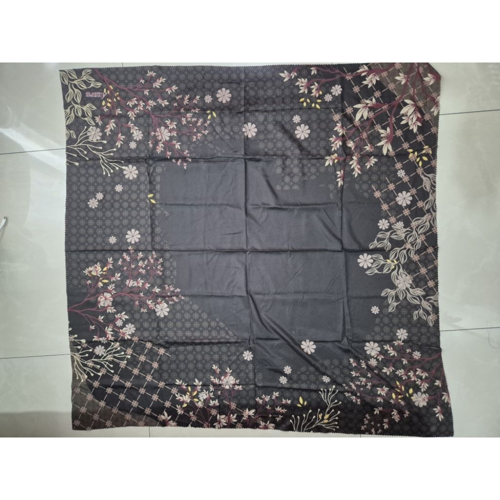 PRELOVED JILBAB l Jilbab Wanita Bekas/ Kerudung Wanita/ Kain Penutup Rambut Wanita Berhijab Warna Hi