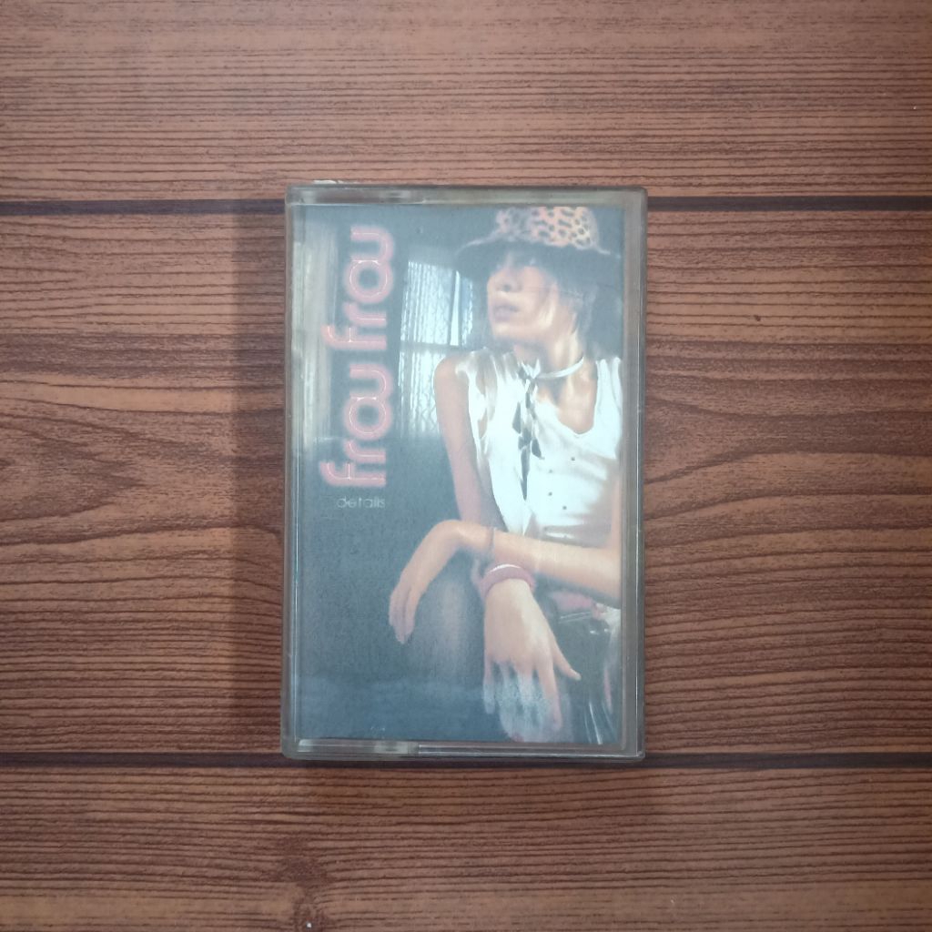 Kaset FROU FROU Details
