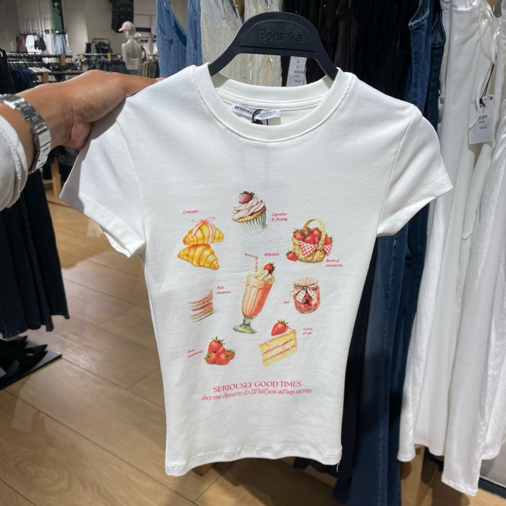 Kaus T-shirt BERSHKA Women Jastip (jasa titip)