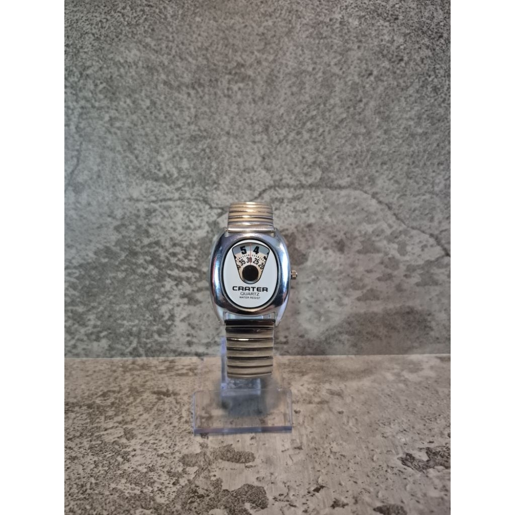 CRATER QUARTZ VINTAGE WATCH SECOND