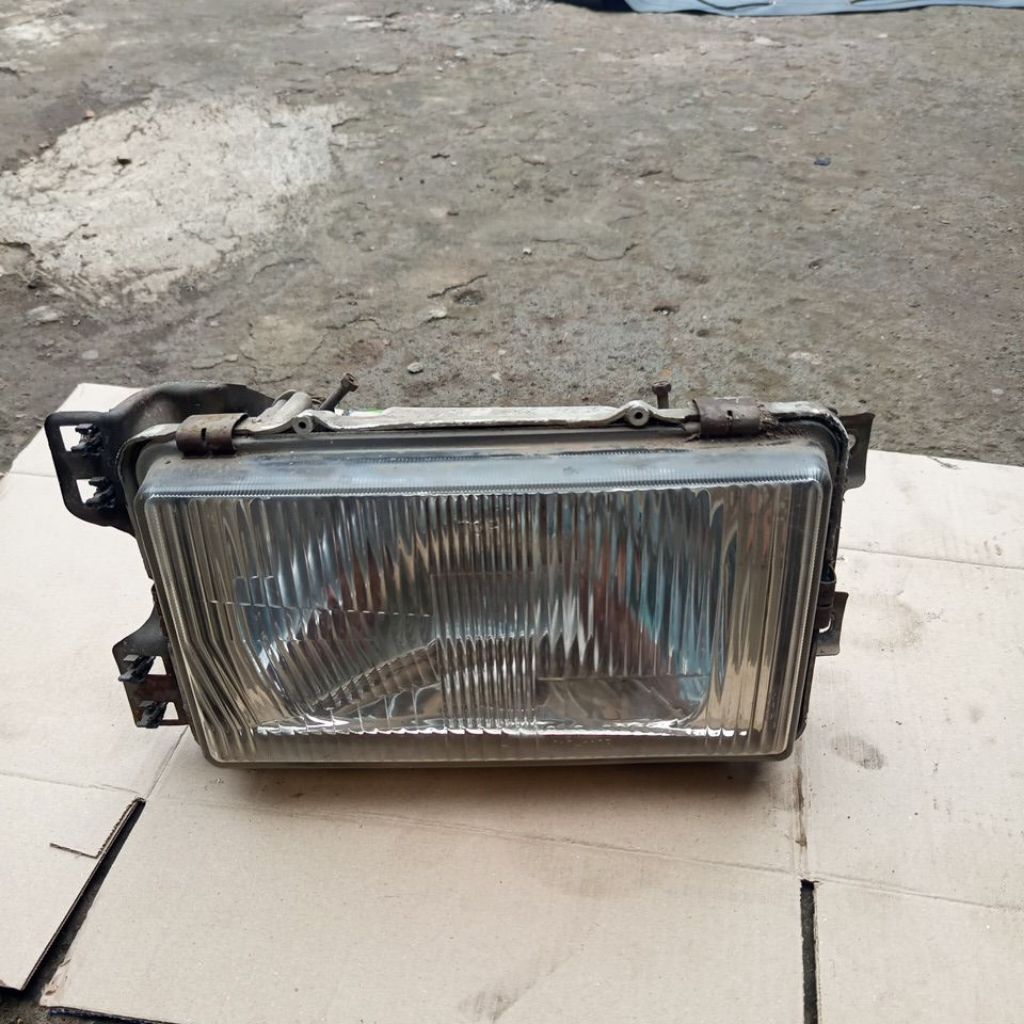 headlamp Toyota Corolla dx 82-83 kiri