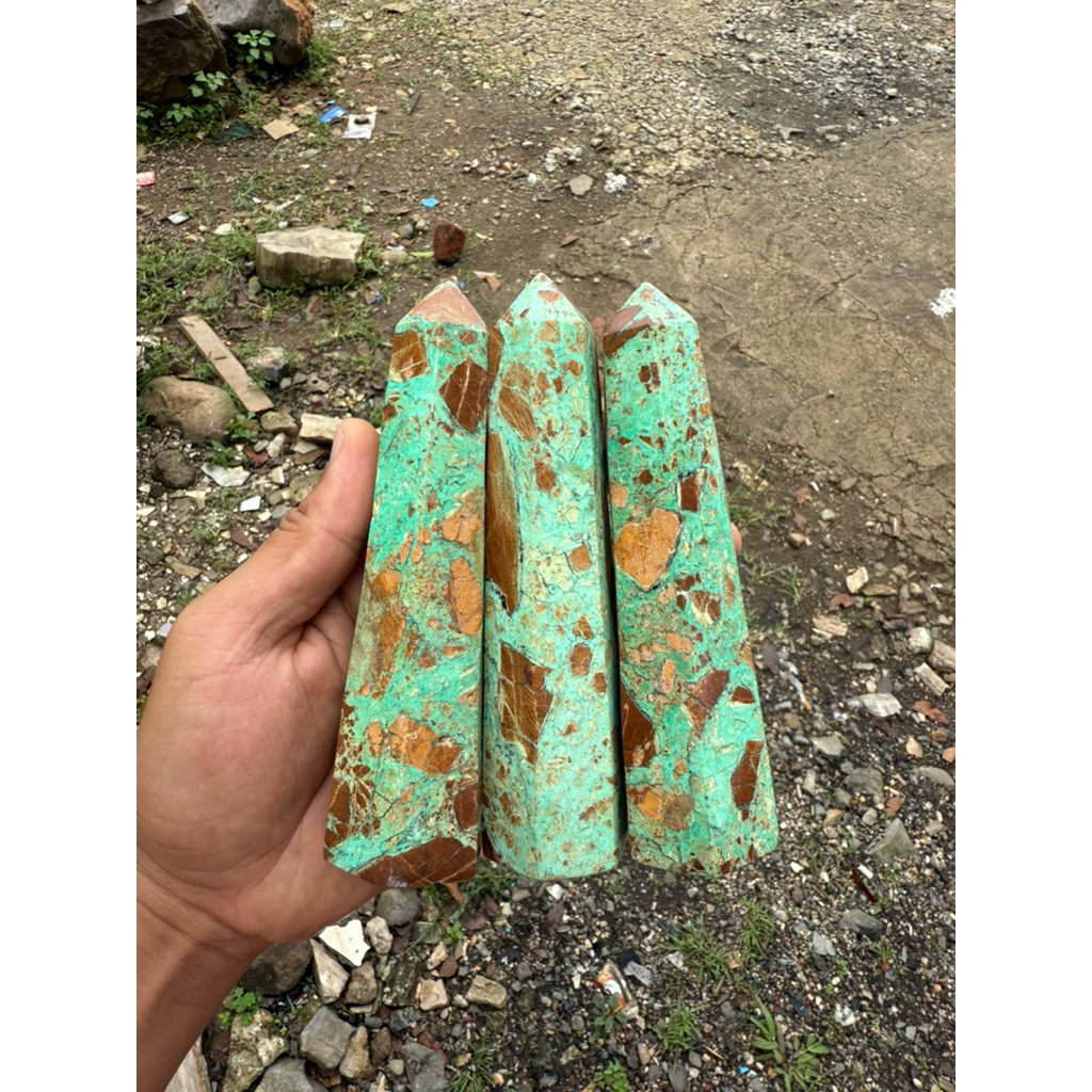 1pcs Obelisk / Tower Batu Smithsonite