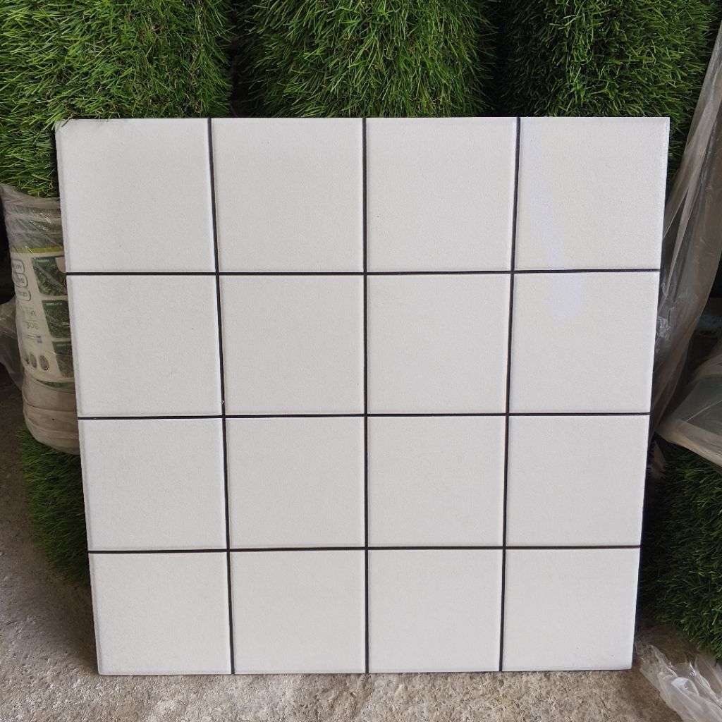 Keramik 40x40 putih motif kotak kotak (kasar) keramik lantai  kamar mandi / keramik dapur/ keramik t