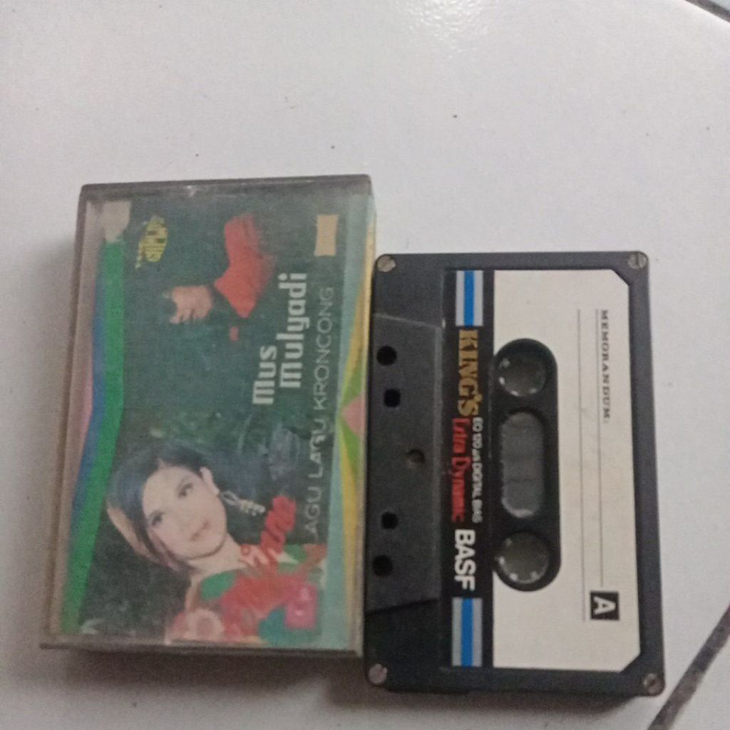 kaset tape lagu lagu keroncong Mus mulyadi