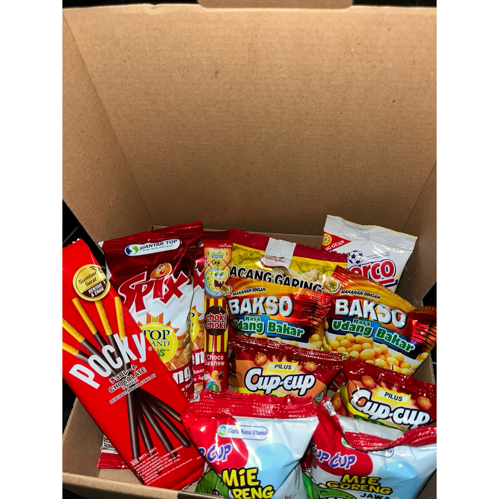 

Hampers Snack Box Free Gift Lebaran Wisuda Graduation