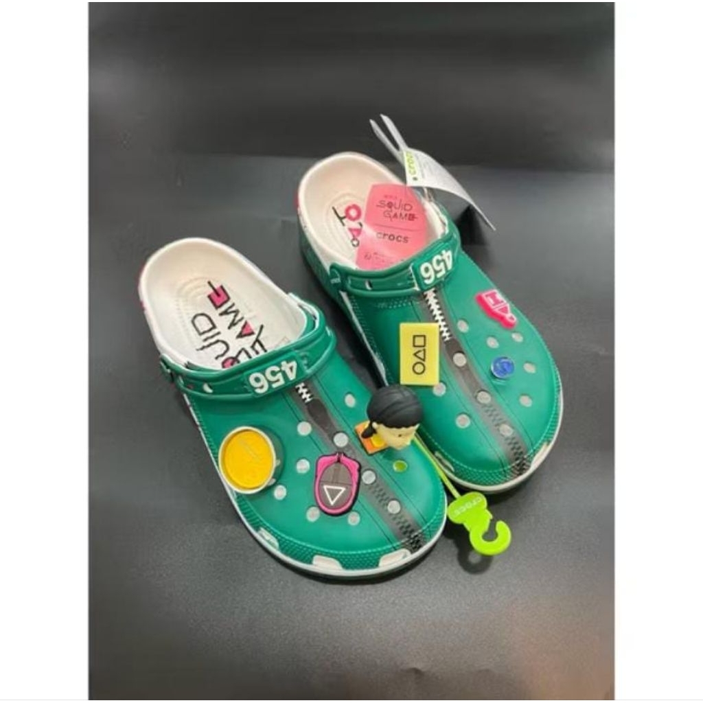 Crocs Classic Squid Game Clog unisex / Sandal Crocs Squid Game Clog