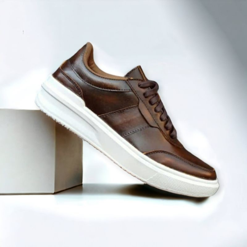 2304 Series Sepatu Sneakers Kulit Sepatu Kasual Sepatu Pria Kasual Size 39-43 - TokoShoesBandung