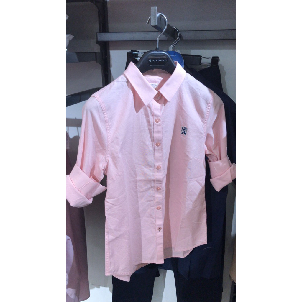 Giordano Kemeja Women Krah Cotton Slim Fit Signature Lotus Pink from 659k Size Xs S M L XL XXL