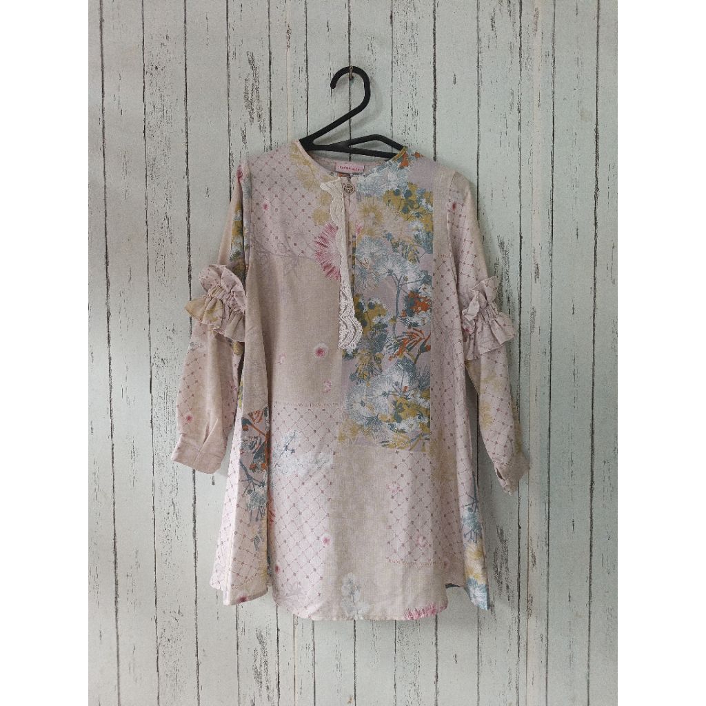 Ria miranda tunic size S - preloved