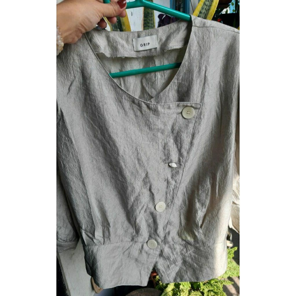 blouse/kemeja wanita warna hijau sage