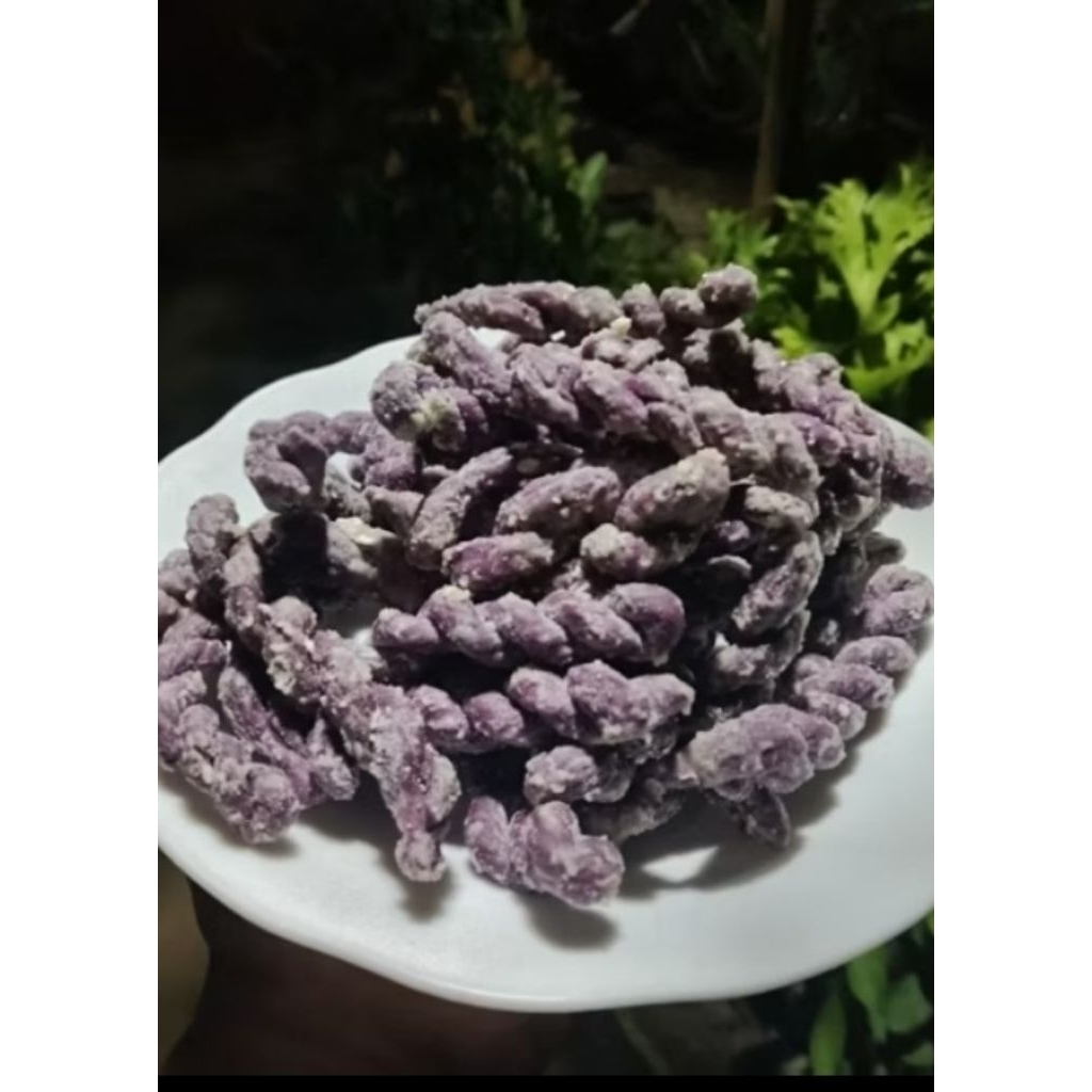 

kue tambah /untir untur ungu manis