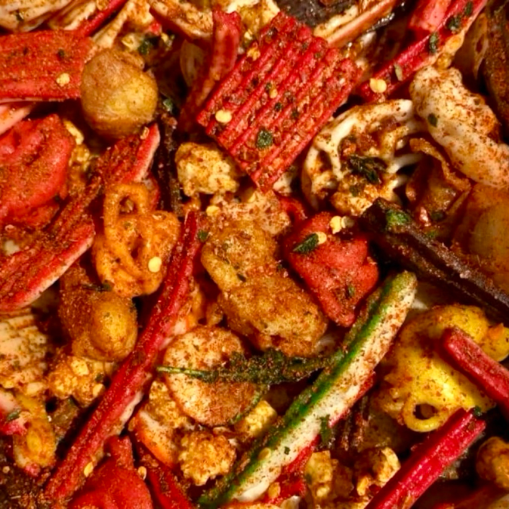 

Termurah No 1. Kerupuk Seblak Kering Mix Pedas Daun Jeruk 500gr