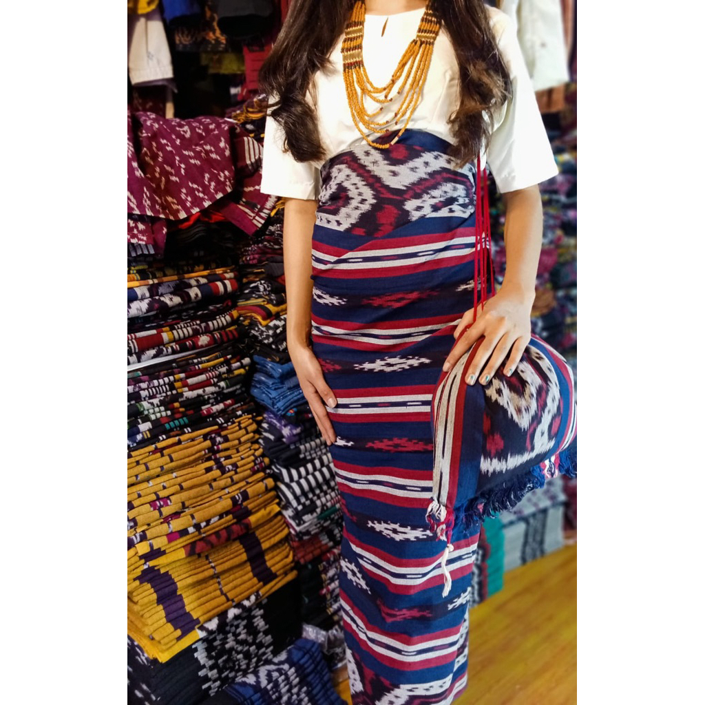 SARUNG TENUN BIRU MERAH TORAJA