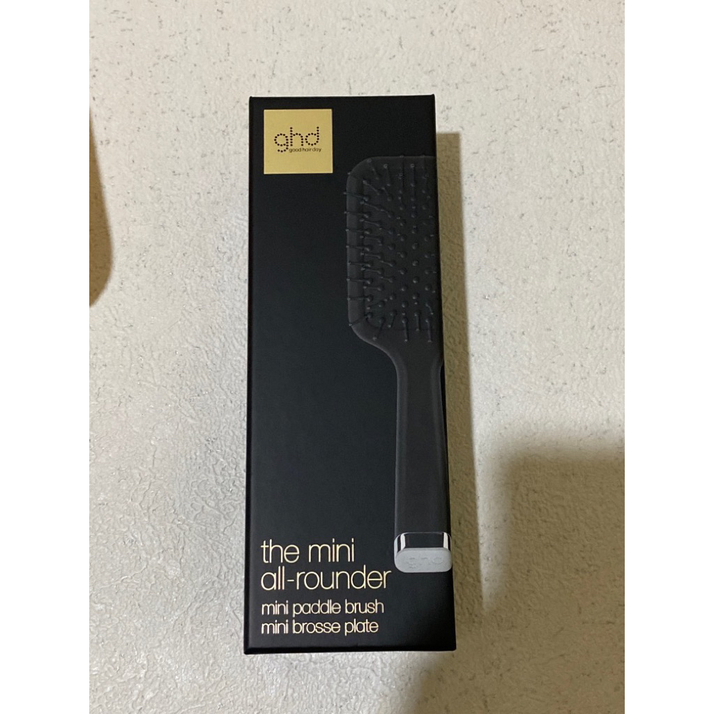 GHD paddle brush