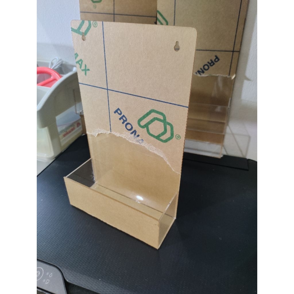 

Akrilik Brosur 23x14cm Akrilik Rak Brosur Tempat Brosur