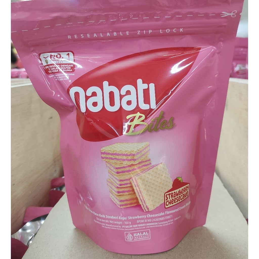 

Nabati Wafee Strawberry Cheesecake 100gr / 110gr