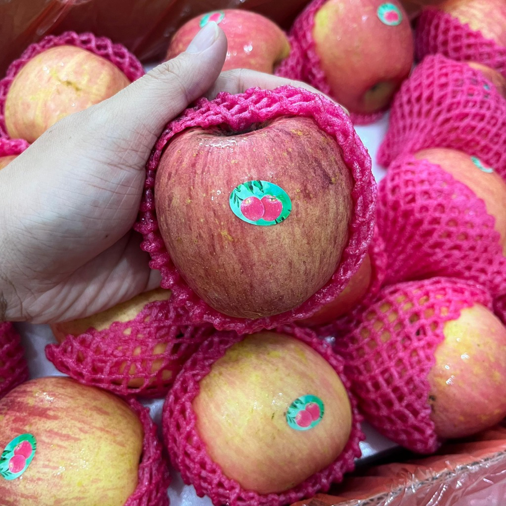 

APEL BESAR MANIS PROMO MURAH 1 KG