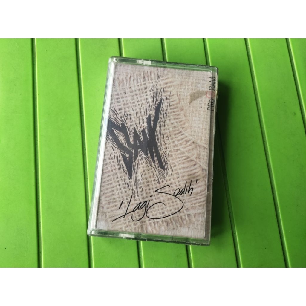 Kaset pita Slank lagi sedih