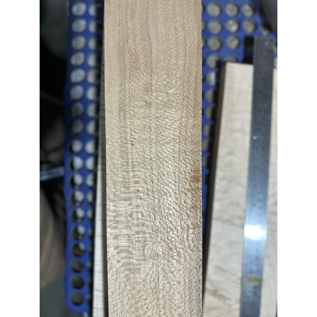 Kayu Leopard/Sycamore 5X5X100 cm bahan stik billiard, drum, popor, kerajinan, custom, dll