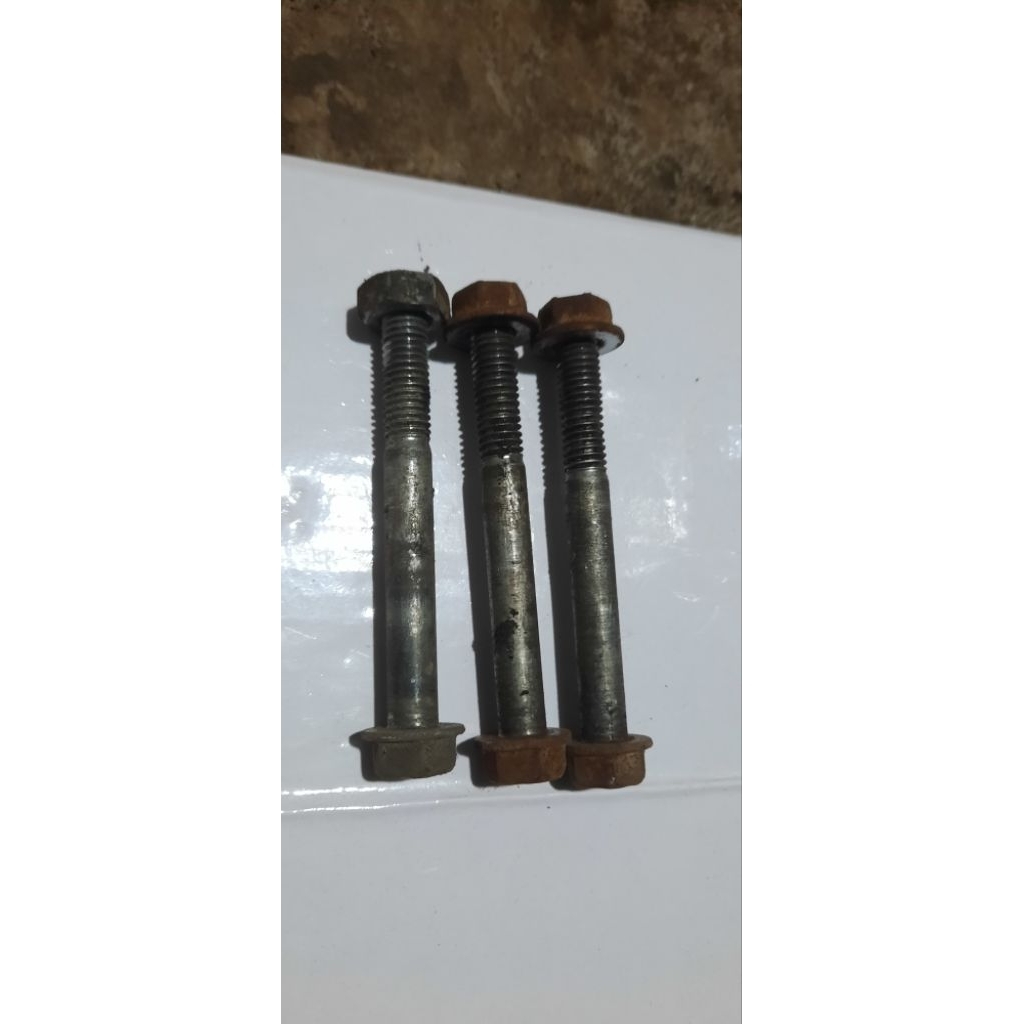 Baut mesin atas gl mp tiger original bekas