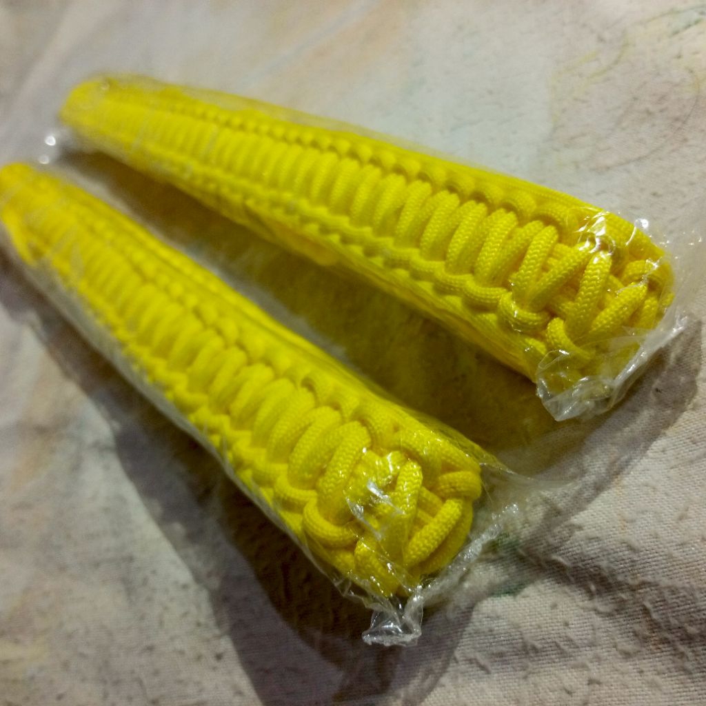 

Tali kur Pluit pramuka SMA kodian 1kodi isi 20pcs harga grosir bisa cod