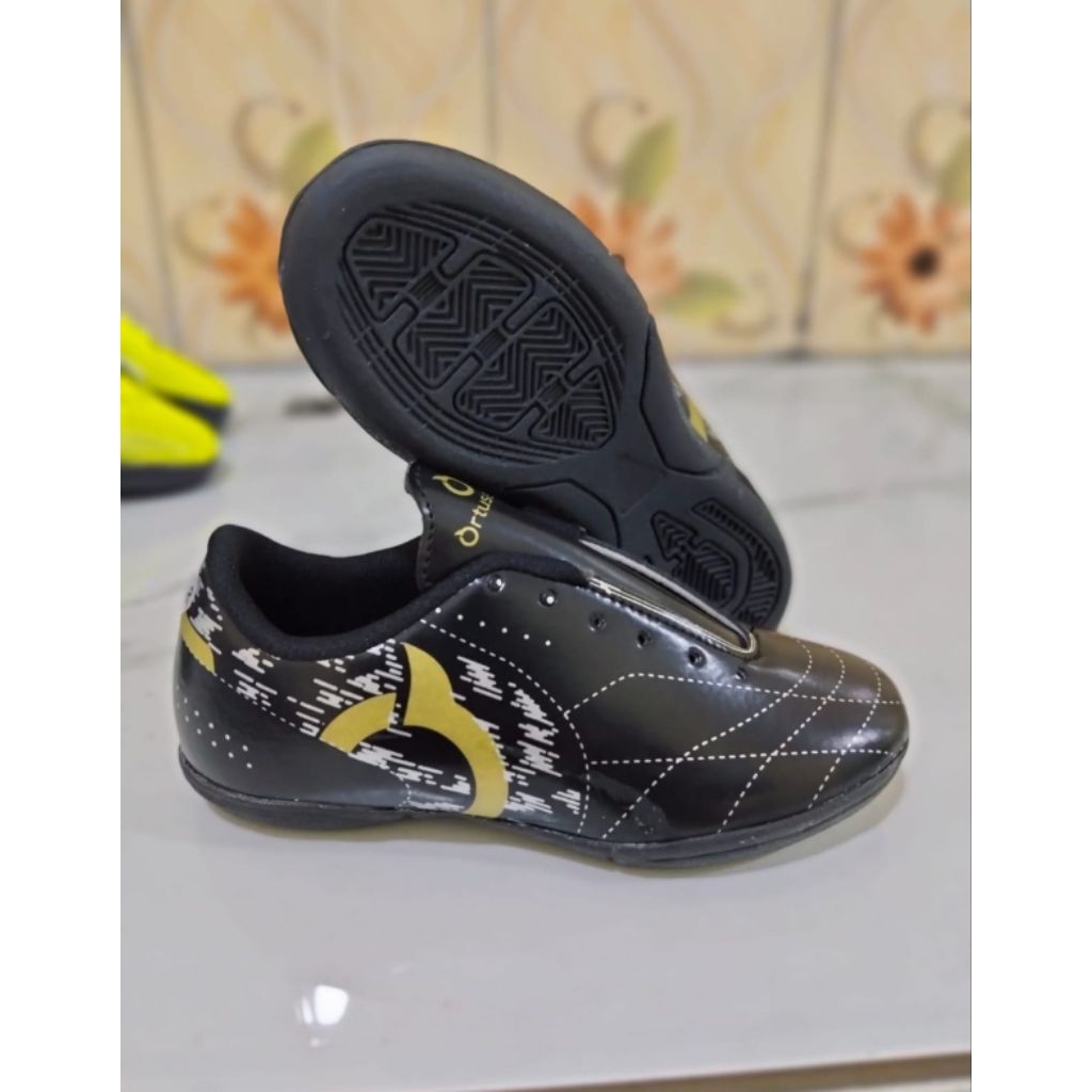 SEPATU FUTSAL ANAK SIZE 28 29 30 31 32 PONTIANAK
