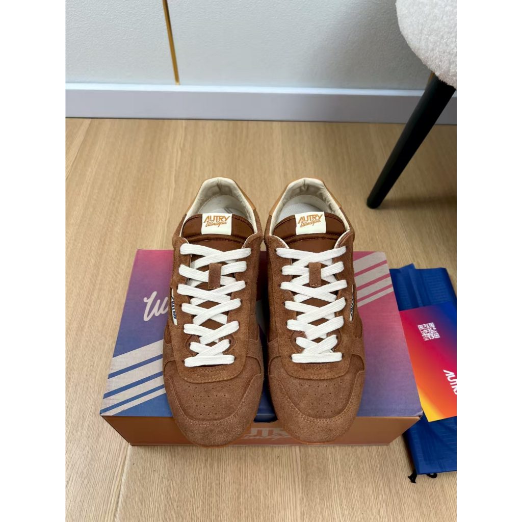 AUTRY Windspin Simple and Comfortable Low cut Sports and Leisure Shoes Brown Men's Style
