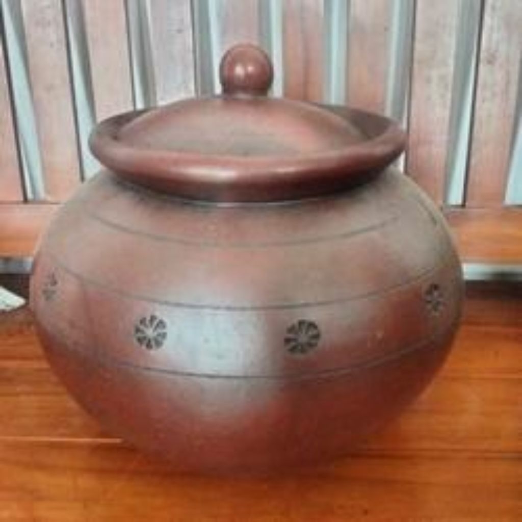 gentong kuali tanah liat