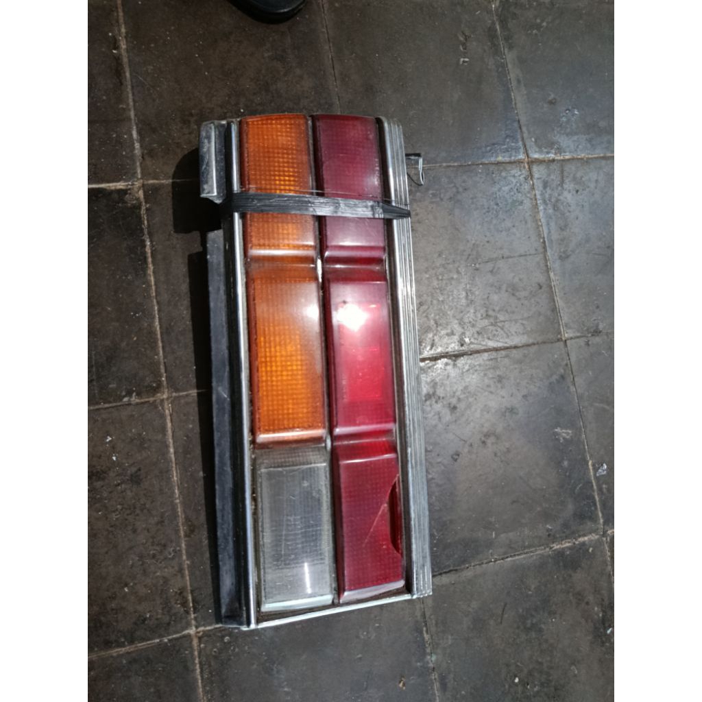 frame stoplamp kanan corona TT132