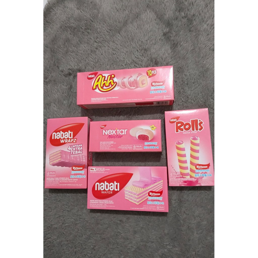 

richeese nabati edisi korean strawberry wafer wrapz rolls nextar