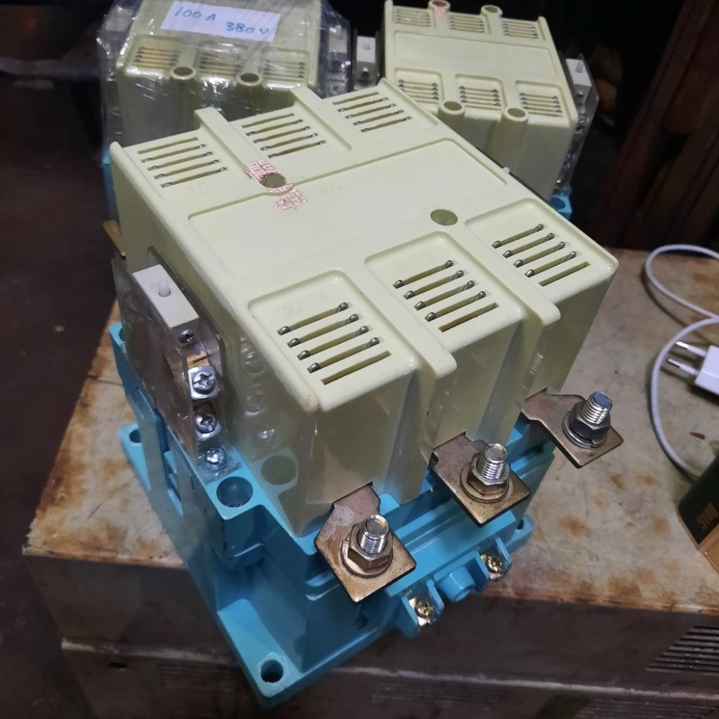 KONTAKTOR CJ20-160 160A 380VAC kontaktor 380V 160a cj20-160