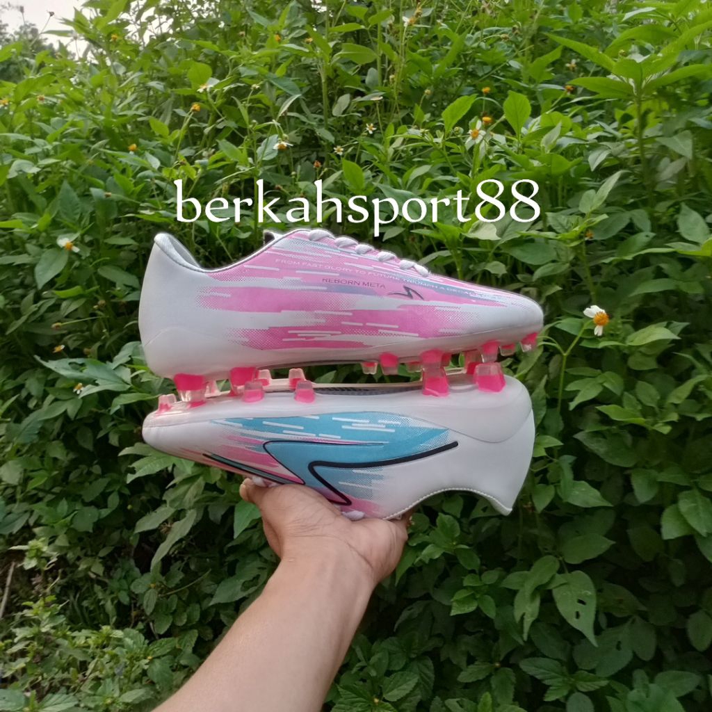 sepatu bola specs lieghtspeed reborn meta in putih biru terbaru.