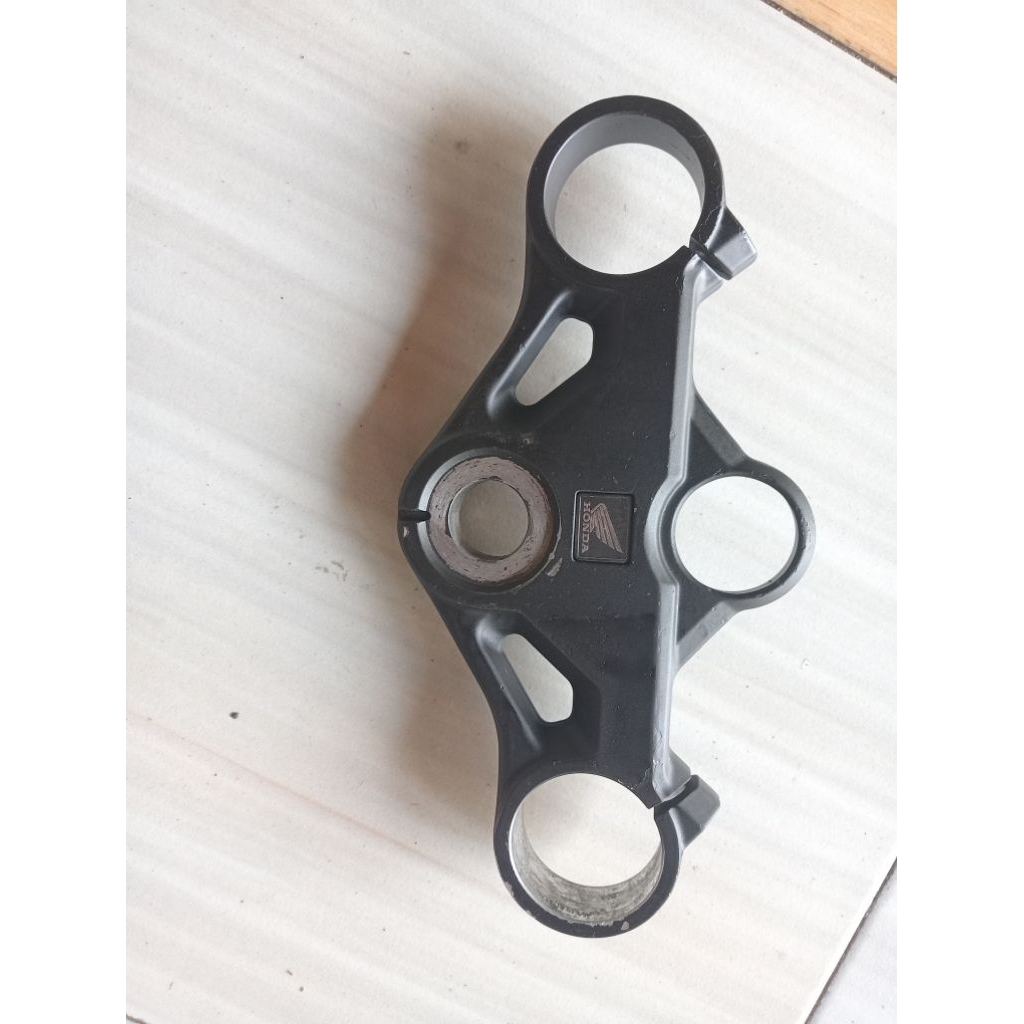 segitiga atas Honda CBR 250R