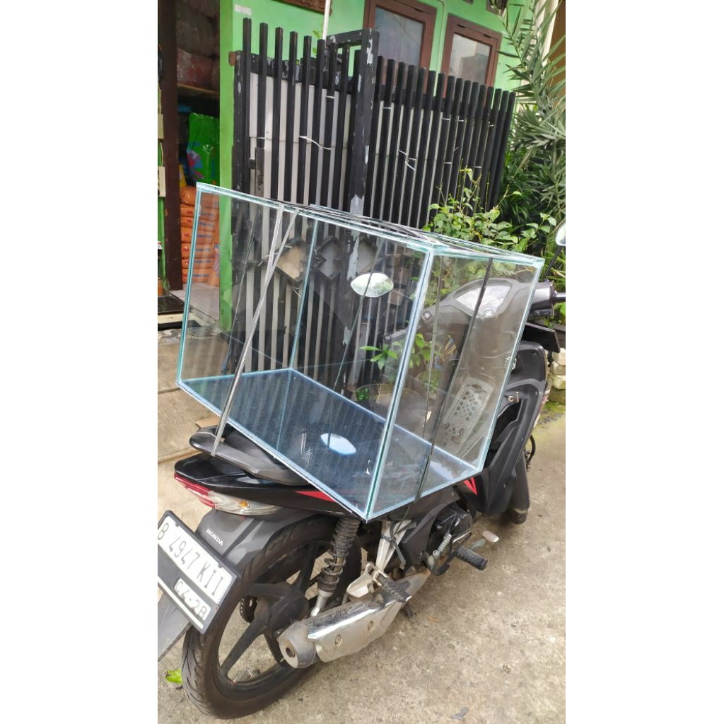 Aquarium 70x40x50 full 8mm