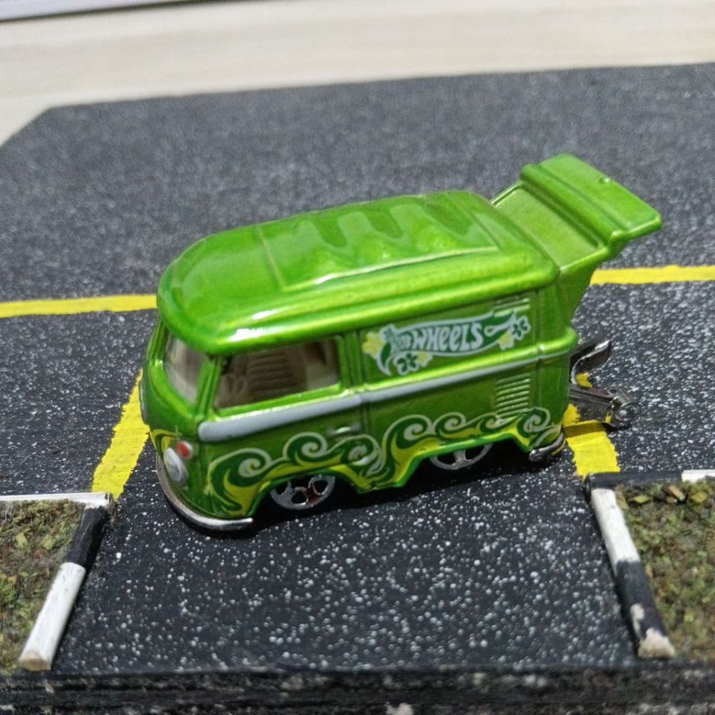 HOTWHEELS KOOL KOMBI HIJAU OMBAK