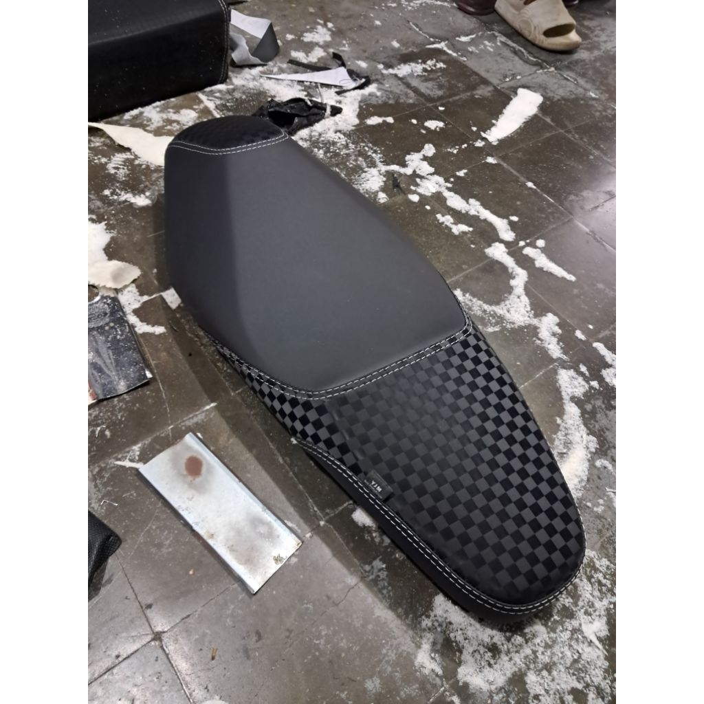 Kulit jok sarung jok motor vario 125/150 led old,led new bahan halus mix catur