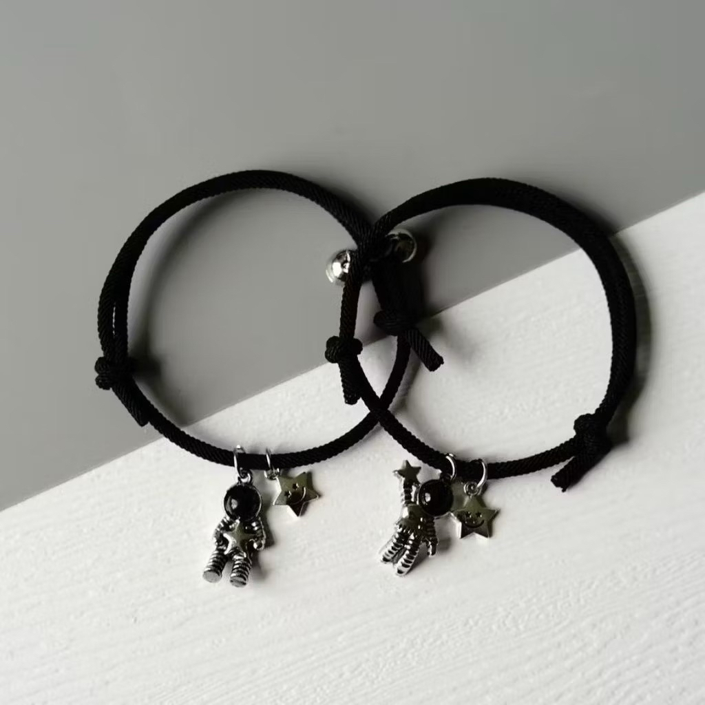 MAdley Bracelet Couple Magnet 2Pcs Gelang Pasangan Astronot Sahabat Pria & Wanita Bestie