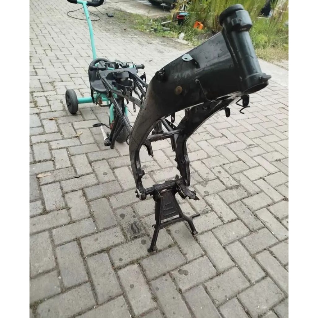 rangka batangan yamaha vixion old 2008/2014/barang asli original copotan masih bagus,,,