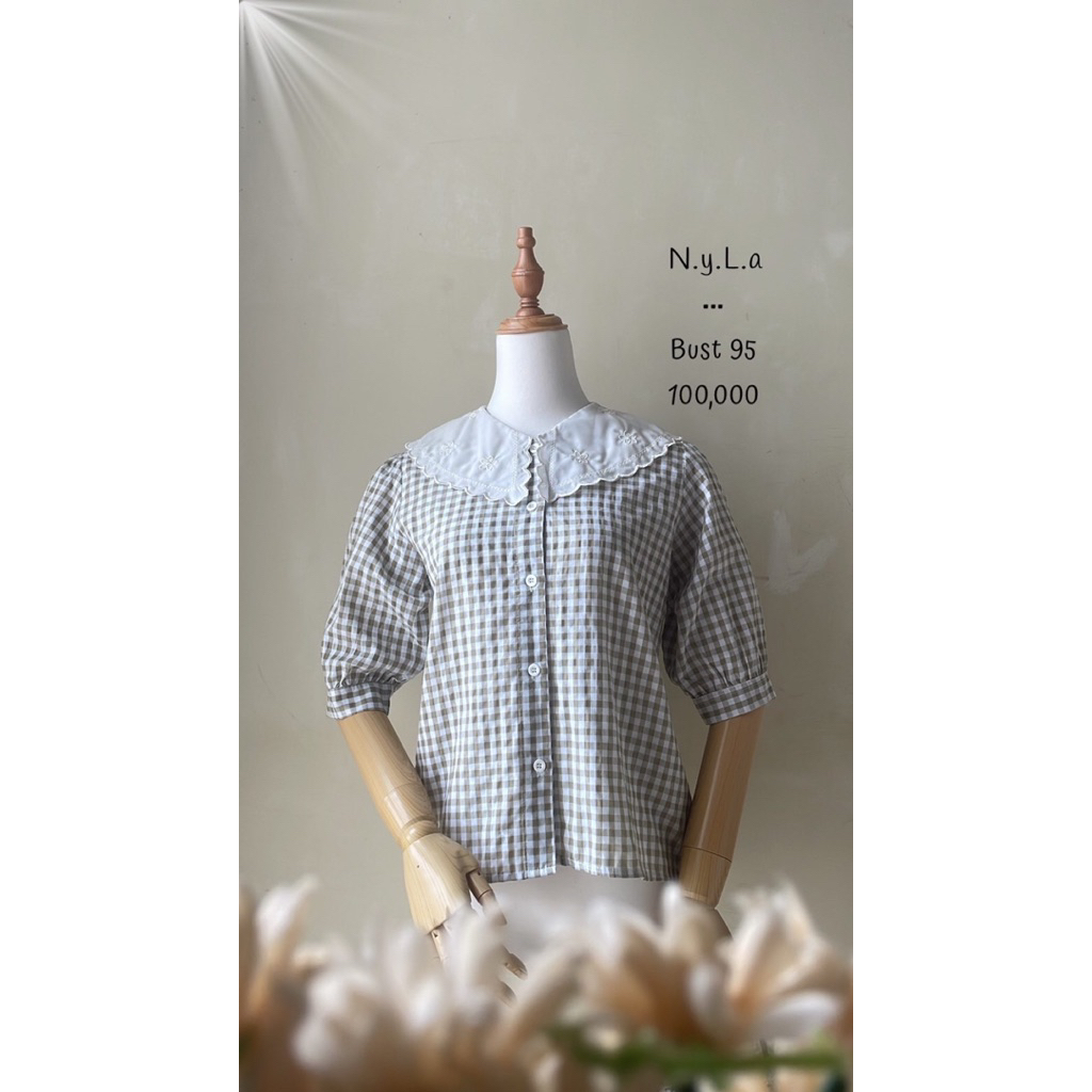 Kemeja atasan top blouse kerah collar lucu bordir motif kotak kotak checkered putih nyla original mu