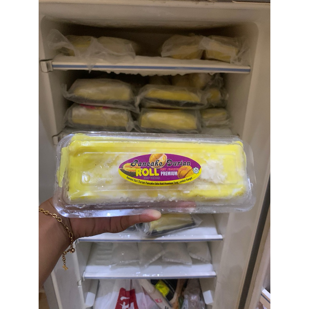 

PANCAKE DURIAN ROLL FULL DAGING DURIAN
