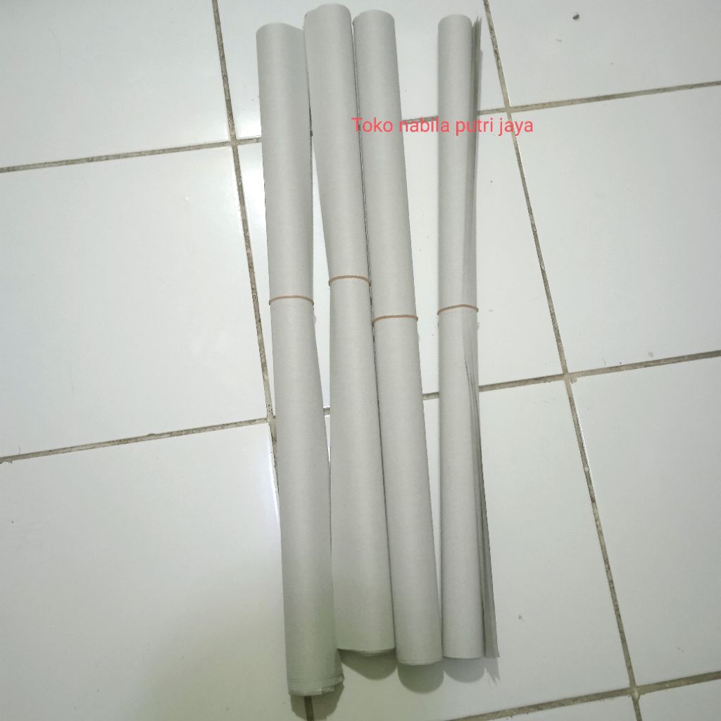 

5 lembar- Kertas koran polos 100×65cm, kertas flip chart, kertas pola dan lainya