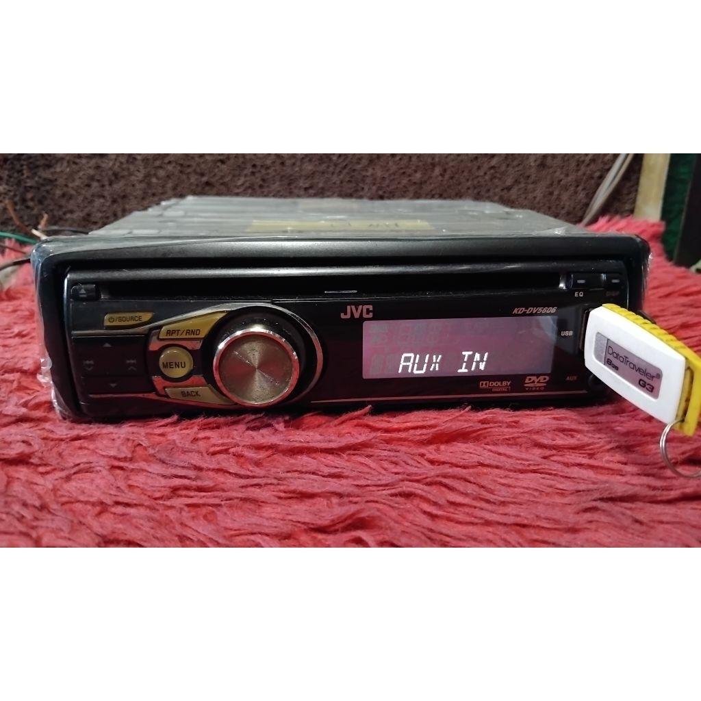 head unit singgeldis dvd merek JVC KD-DV5606N udah suppot blutoot