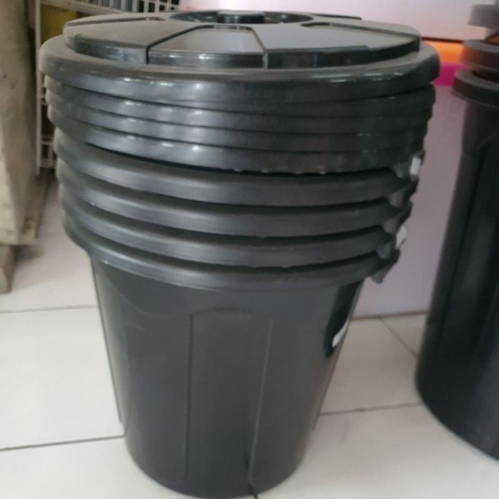 Ember plastik 30 liter tutup  / Ember 30 liter plastik tutup / Timba jumbo 30 liter (gojek / grab sa