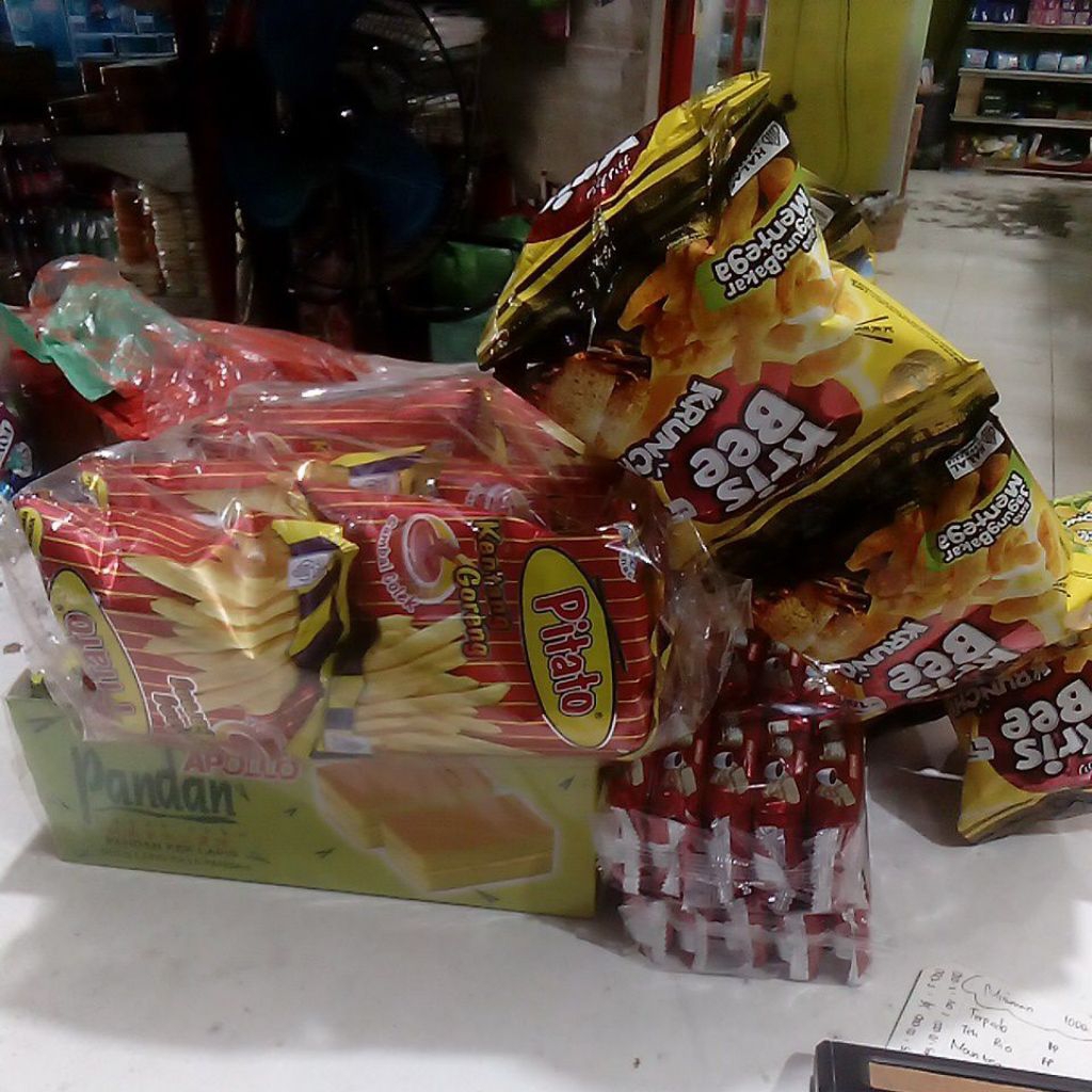 

jajanan snak campur 1dus