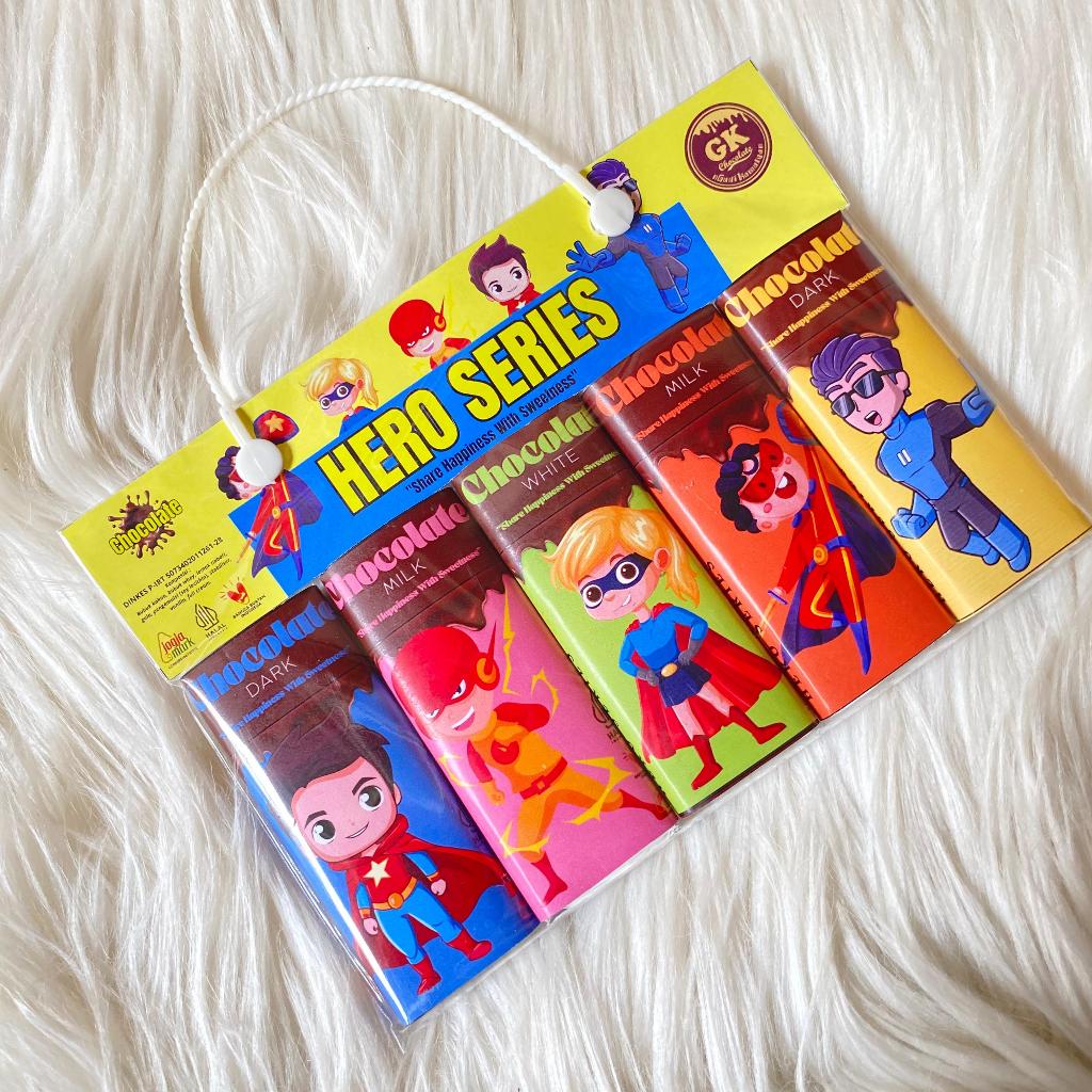 

HANDBAG KARAKTER SUPERHERO MINI 5x15GR | Cokelat Oleh-oleh Anak