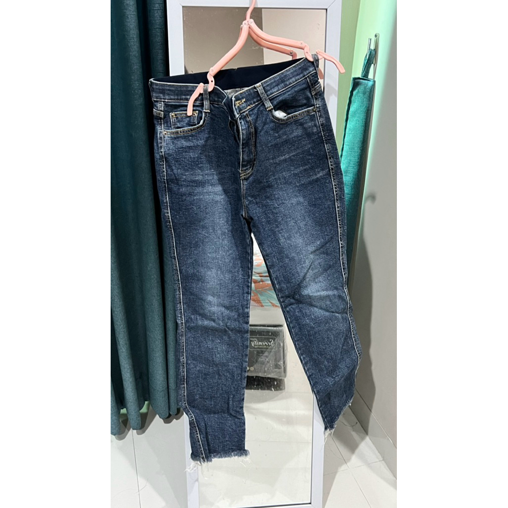 jeans ripped preloved