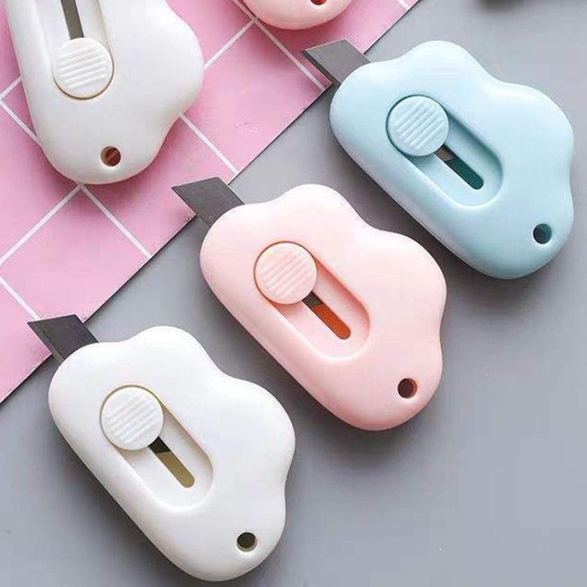 

Cutter Mini Bentuk Awan Lucu Pisau Kecil Pemotong Kertas Portable