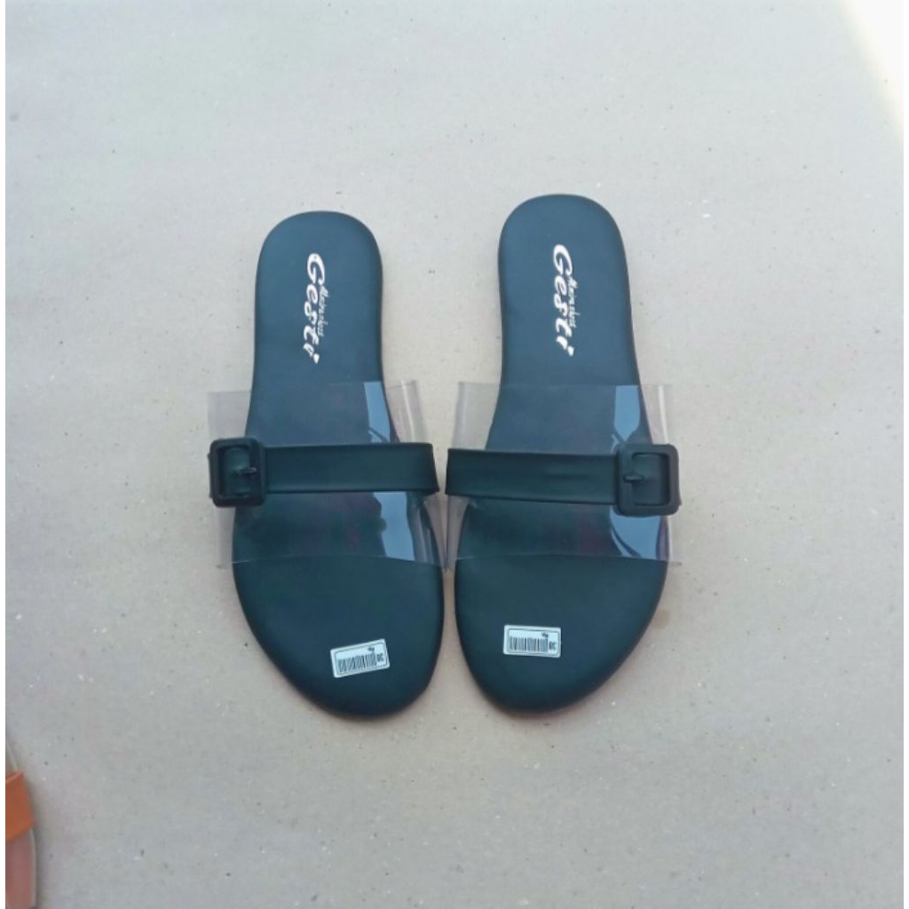Sandal Wanita Elegan Kokop Gesper Bantalan Empuk