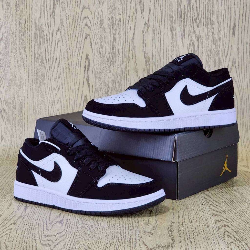 Sepatu Sneakers AJ1 Low Black White